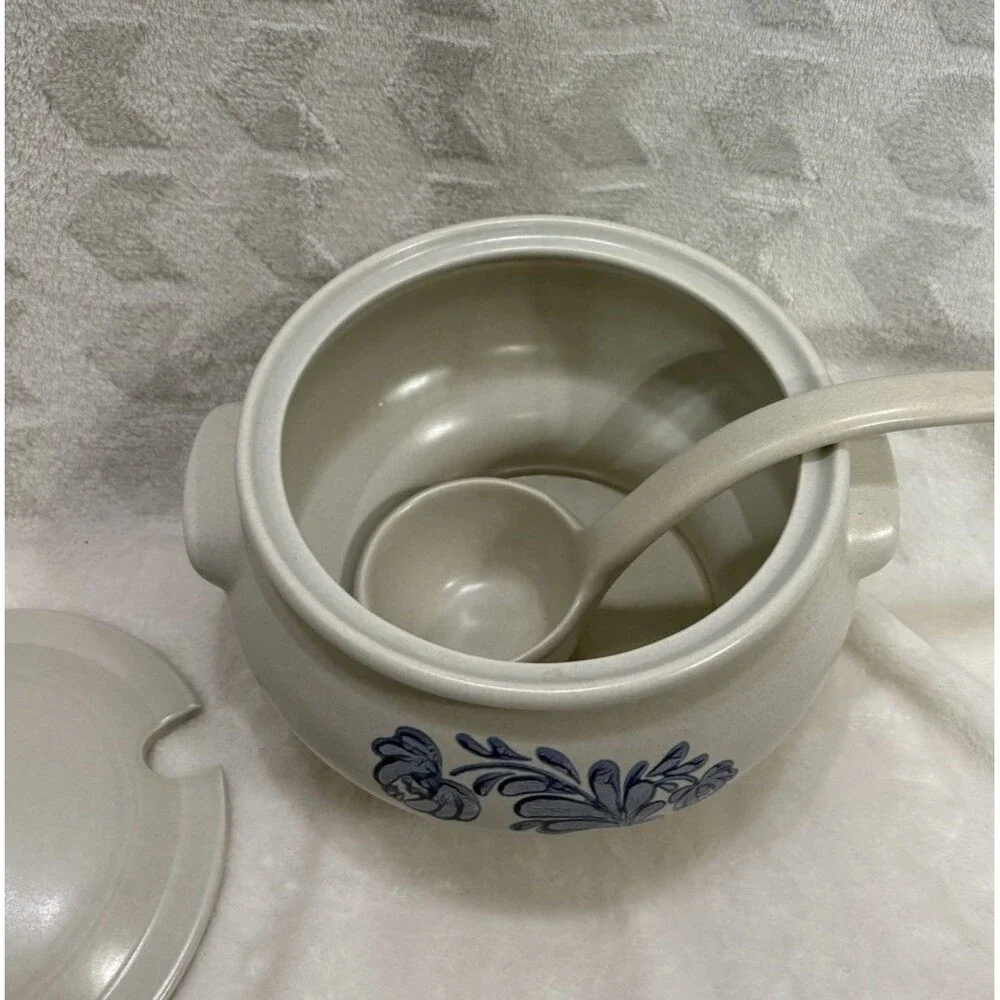 Vintage Pfaltzgraff Yorktowne Large Soup Tureen w/Lid & Ladle